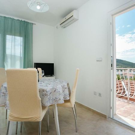 VinišćeApartman Paula 1公寓 外观 照片